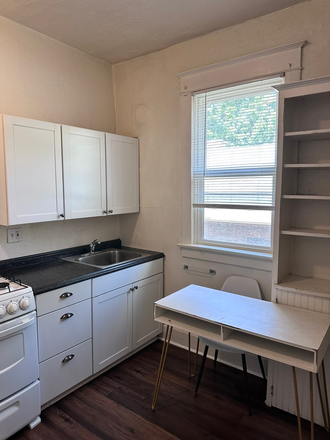 kitchen #2 - SUBLEASE BEDROOM IN HOUSE FOR $800 MONTH ON THE HILL