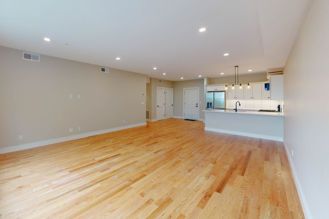 1 - BEAUTIFULL LUXUXURY RESIDENCE 3 BED 2 BATH Apartments