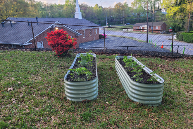 Neighboring church and main intersection - 7 Minutes To MARTA: Private Room: Quiet Neighborhood House
