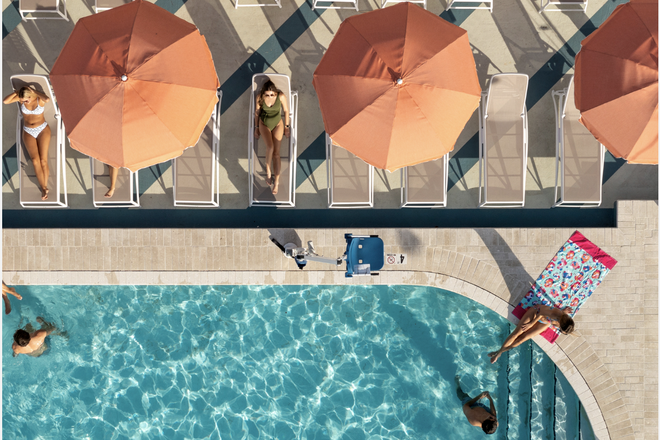Rooftop Pool! - Oliv bedroom and bathroom available to sublet!