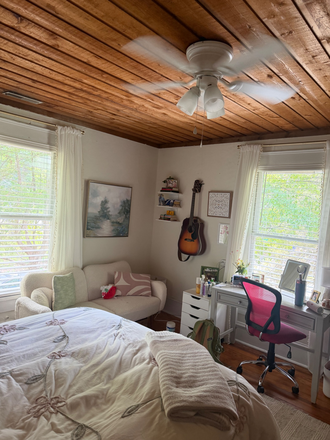 bedroom - Subleasing Spring 2027 1 single bedroom —— 3 other rooms available at same time!! House