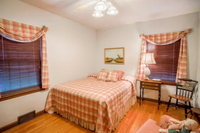 Bedroom, no furnishings other than bed provided. - 2 Rooms for rent House