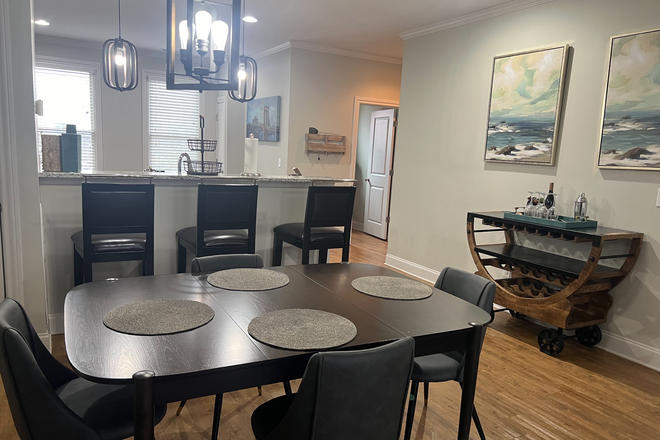 dining area - Downtown Escape Townhome