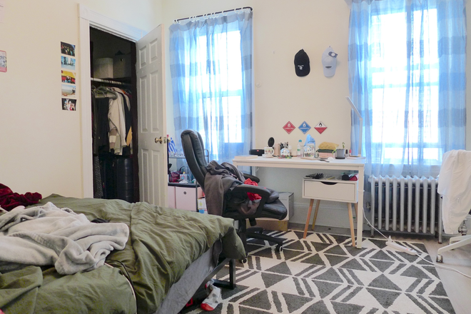 bostonrealtyonline.com - Stunning Mission Hill Four Bed with Breezy Balcony