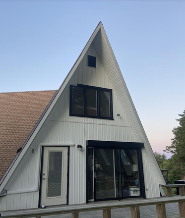 Outside view - Available September 1, 2026: Charming Coastal Cottage, Short drive to campus, 4 Bedrooms House