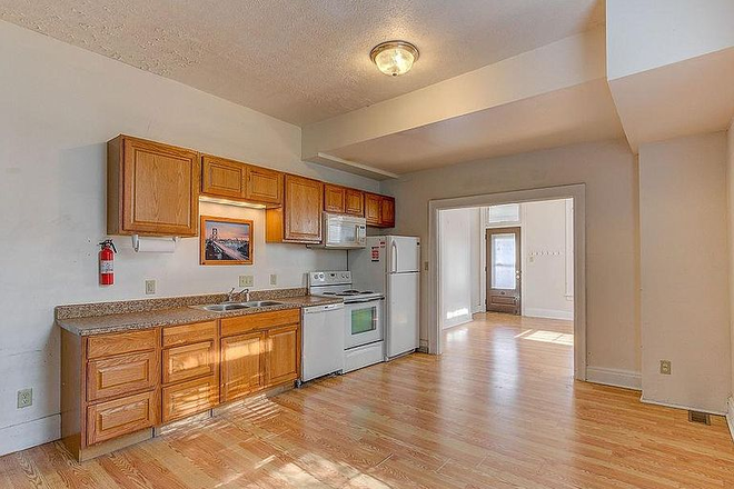 Kitchen 1 - 208 North Beech St