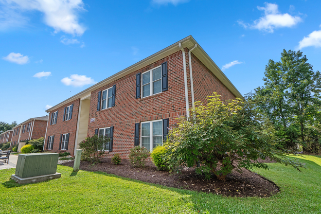 Autumn Chase Apartments pet friendly one and two bedroom apartments for rent in Myrtle Beach - 2 bed 2 bath apartment for rent