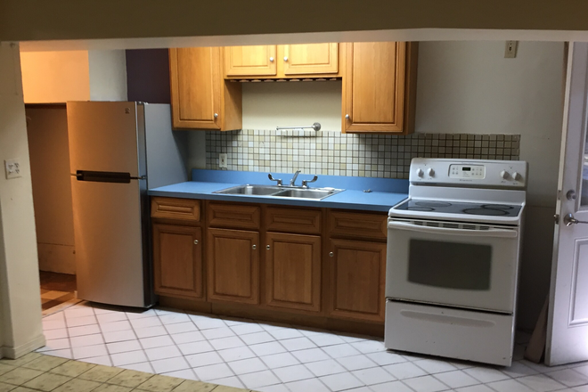 kitchen - LOCATION!! Nice and spacious one bedroom one bath apartment avail