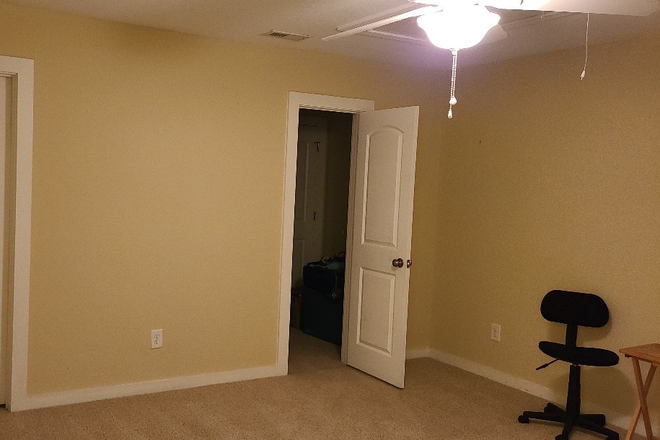 Upstairs office - Dovedale Townhome