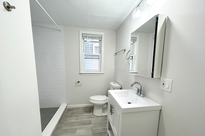 Bath - East Cottage St 4 Bed Dorchester Apartments