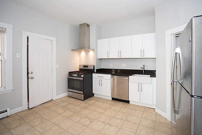 Kitchen - 3-Bed Cambridge Gem! | Renovated Kitchen, Hardwood Floors, Laundry in Building | Available Sept 1st Apartments