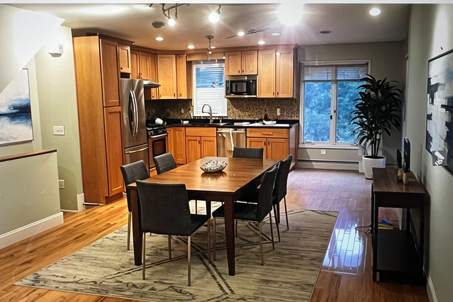 . - **Rare Opportunity in Cambridge** 3 bedrooms, 2 bathrooms Townhome