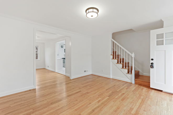 1st Floor - 3 BR Townhouse with Finished Basement/Updated Kitchen & Bathrooms