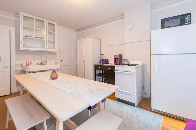 Call NOW for showings! 617-236-8600 - ENDICOTT ST - *NO FEE* GREAT PRICE ON NORTH END SPLIT 1BR FOR 2 PPL FOR *9/1/2026* W/ LNDRY IN BLDNG Apartments