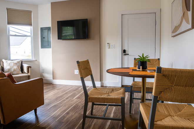 living area - 1BR apt-Craven Lane-Lawrenceville