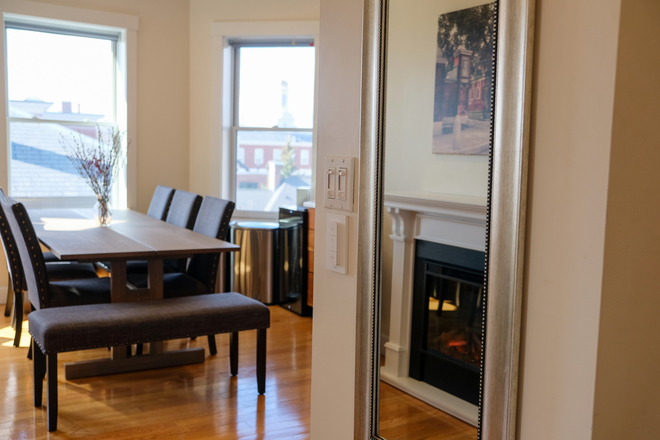 Comparable Unit 3 master suite, west-side mirror layout. - FURNISHED MASTER WITH EN-SUITE BATH NEAR HARVARD YARD | NO BROKER FEE Apartments