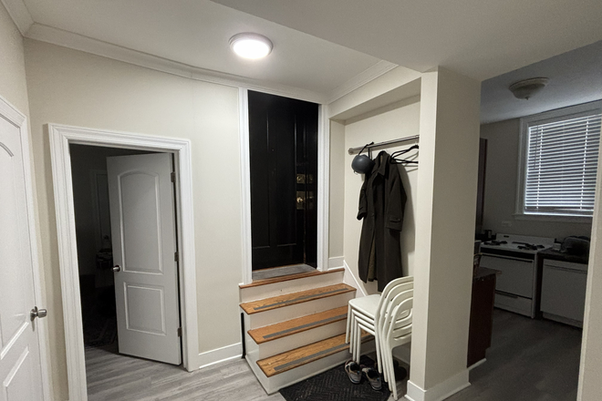 Foyer - Bathroom on left (outside of camera view), available bedroom to left of the front door (up the stairs) - 2 Bed 1 Bath Garden Apartment in Wrigleyville / Lakeview Area
