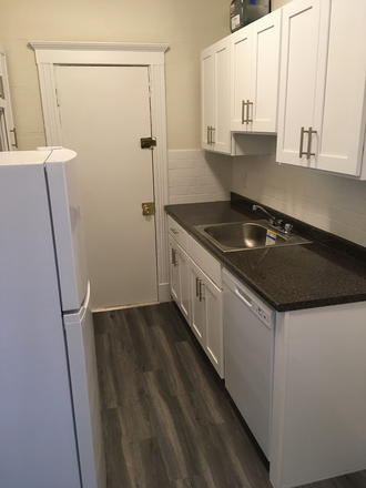 hubrealtyproperties.com - Rare large 2 bedroom split with new kitchen, walk to campus in Fenway Apartments