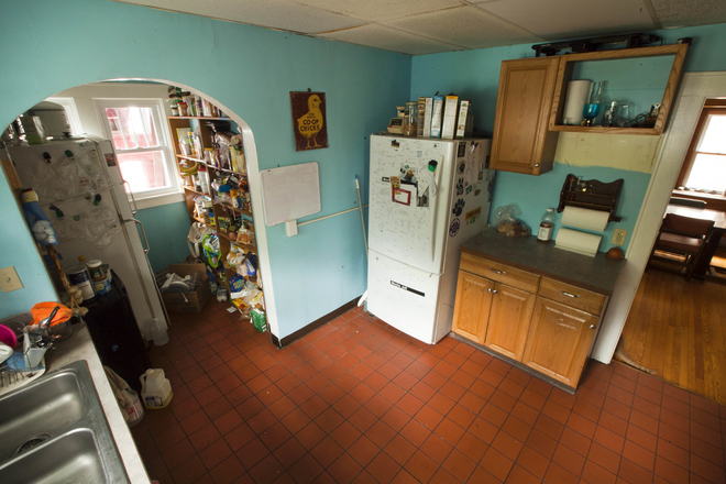 kitchen - Zolton Ferency Cooperative Housing House