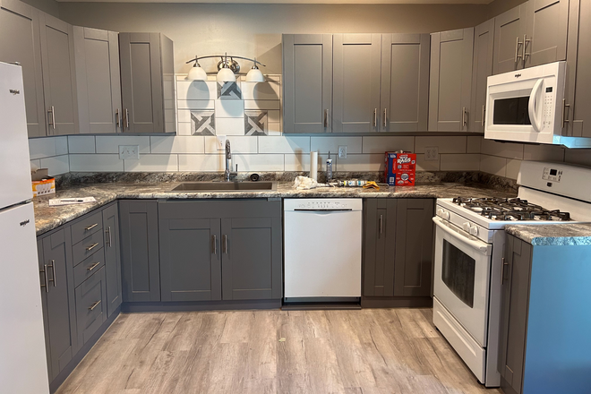 Brand new kitchen in 2023! - Bedrooms for Rent in home with ALL Utilities Included, Home is Student-Owner occupied