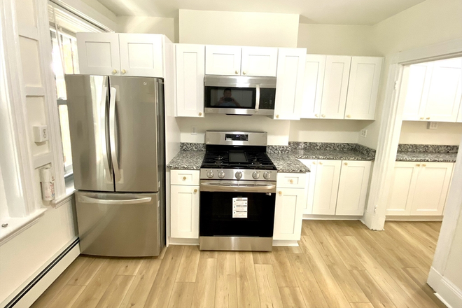 Kitchen - 5 Bedroom ON Greenline! Easy Commute to Campus!