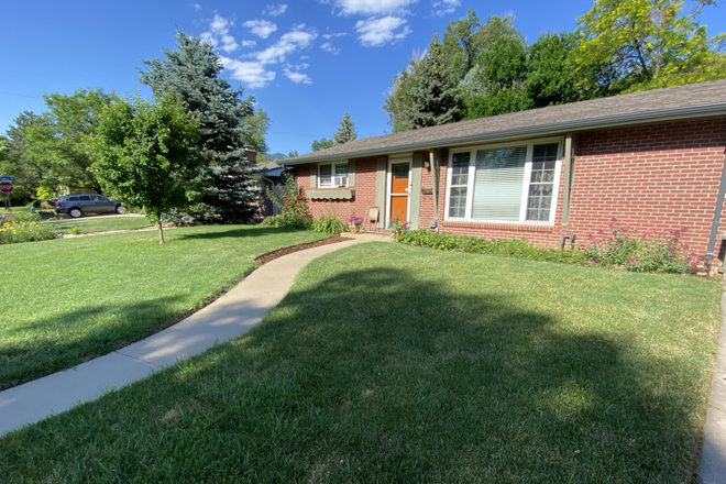 Front entry - Ranch style Boulder Home close to C.U.