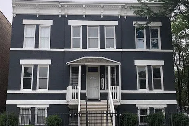 Street View - Near West Side Apartment