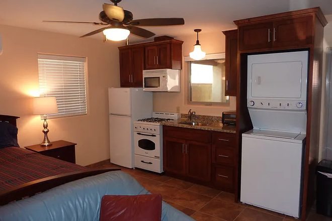 Studio - Fully Furnished Studio, Close to UofA and Banner, Utilities Included