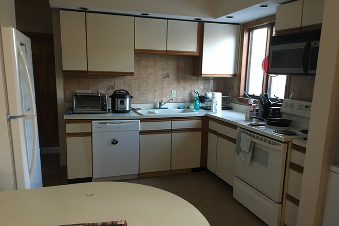 Kitchen - Harvard Square 2 Bedroom with Balcony! No Fee!