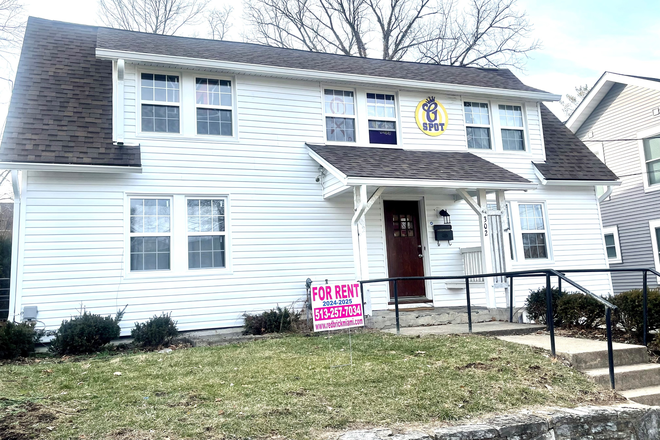 Front of house - G Spot, Close to North Campus