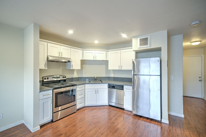  - 530 24th Street