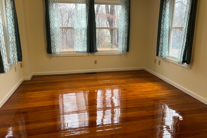 Dining room - Duplex house: 2 bedroom located in a quiet neighborhood