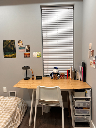 Bedroom - Newly renovated townhouse, near Johns Hopkins Homewood Campus