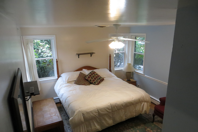bedroom - Silver Spring Colesville Room for Rent House
