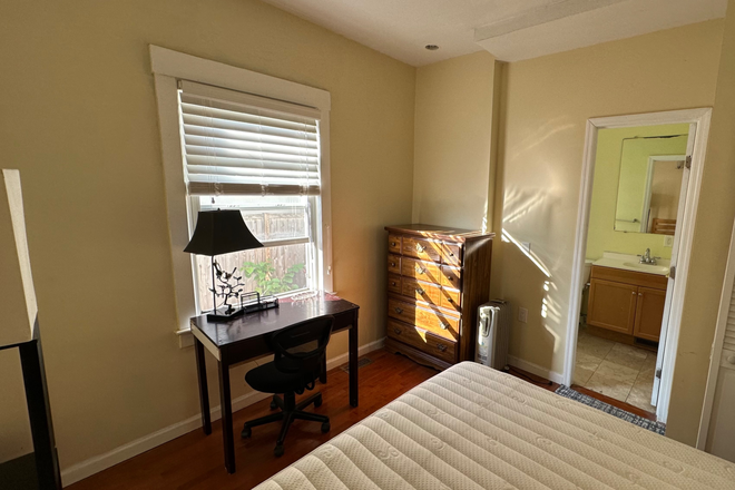 Room - Furnished Bedroom + Private Bathroom + Private Entrance + Walk to Downtown & Bus Stop House