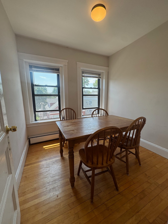 Dining room - 3 bed in Porter Square, looking for 3rd roommate!