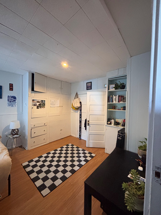 Bedroom - Spatious room CLOSE TO CAMPUS - DISCOUNTED! Duplex