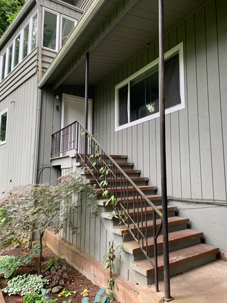 Entrance - 1150ft2, Large 2/1 Apt, w/d, furnished, Campus/Hendricks, Hayward