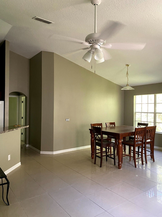 Dining room - UCF - Oakdale Circle - Beautiful Condo in secure area