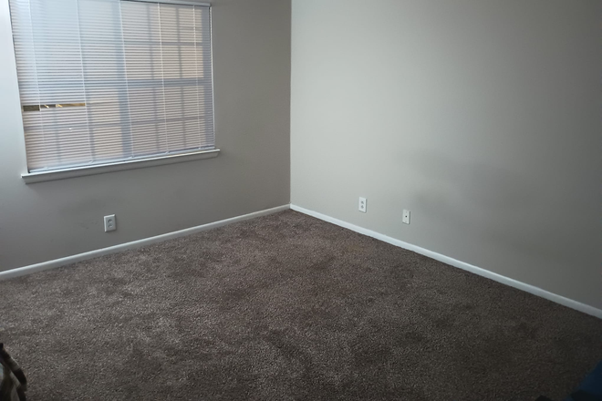 bedroom - Deane Hill Apartments