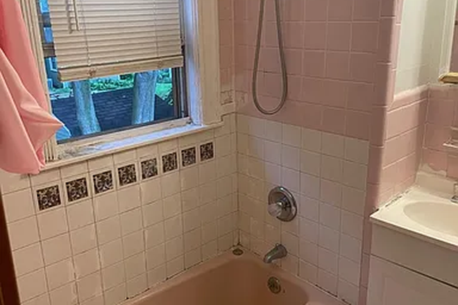 Bathroom 2 - a $526 room and a $758 room in 9 Guinan St. Unit 2