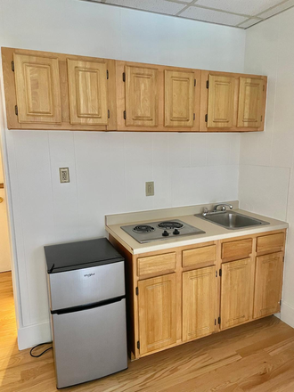 KITCHENETTE - NO BROKER FEE AND JUST PAINTED! BACK BAY UNFURNISHED STUDIO AT 272 NEWBURY ST. AVAILABLE NOW Apartments