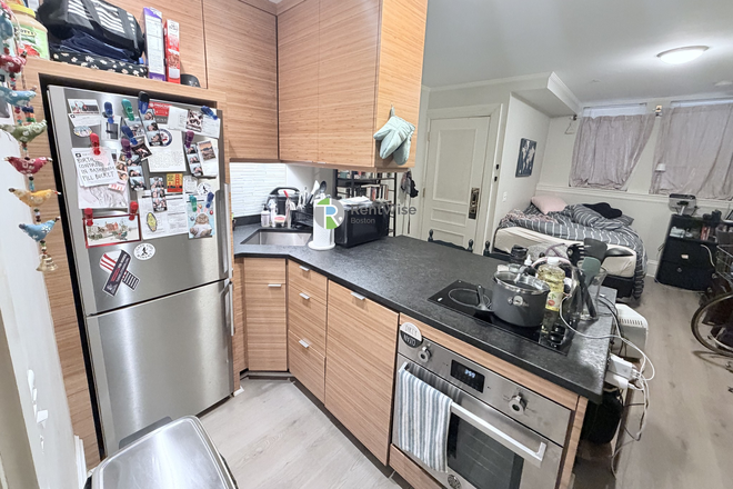 2 - Charming Beacon Hill Studio NO BROKER FEE Apartments