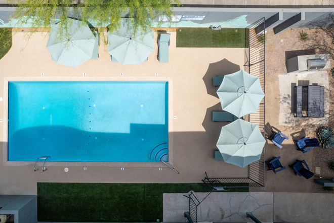 Private Pool &. Lounge Area - REDUCED RATES FOR IMMEDIATE MOVE-INS! FULLY UPGRADED! Steps from Campus & 4th Ave Nightlife! Apartments