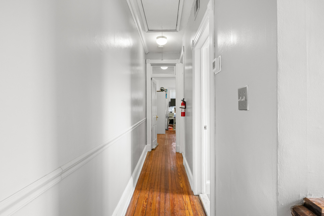 Floor upstairs - Walk to the campus! Nice 4 BR house (with an extra basement apartment) and 3 Bathrooms