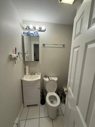 Separate bathroom - LaCourt Realty LLC Apartments