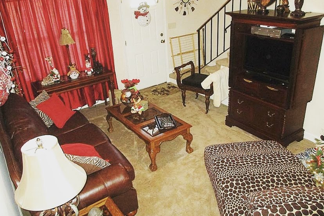 Deana's Townhomes Living Room - Deana's Townhomes