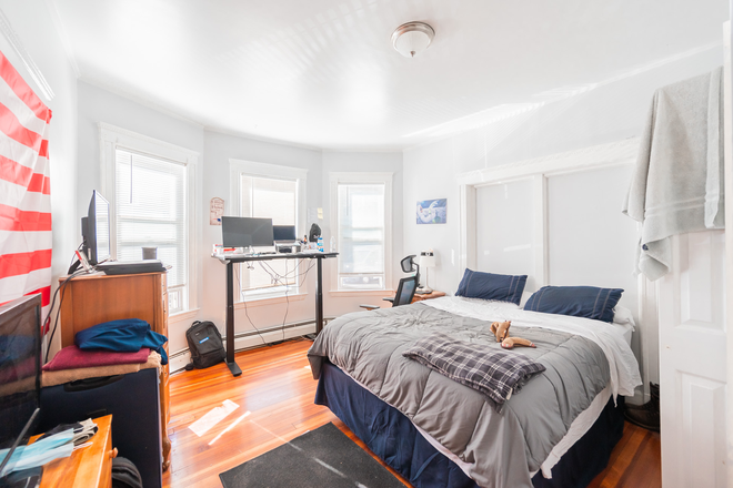 bedroom1 - Amazing 4 Bed / 1 Bath w/ LAUNDRY IN UNIT! Avail. 9/1/26!! Apartments