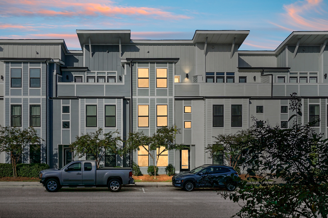 Exterior - Executive Suites at Park Circle Townhome