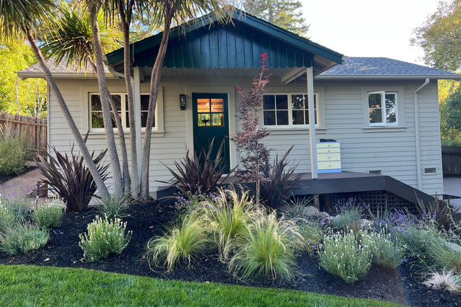 Front - Beautifully Renovated 550 sqft Studio ADU with Yard